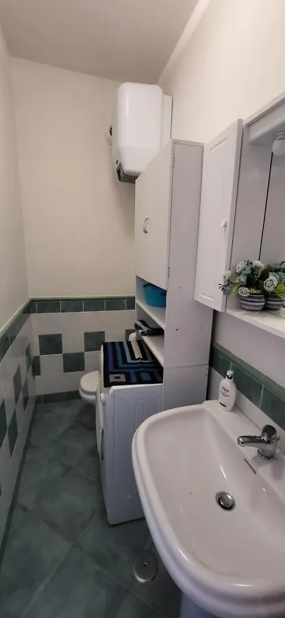 Villa Isa Brindisi 0*,  Italia