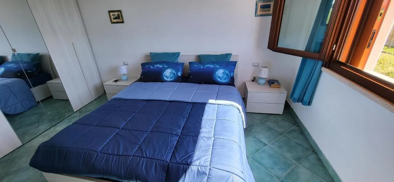 Villa Isa Brindisi 0*,  Italia